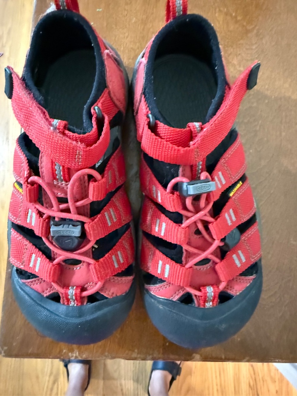 Red Keens Size 1